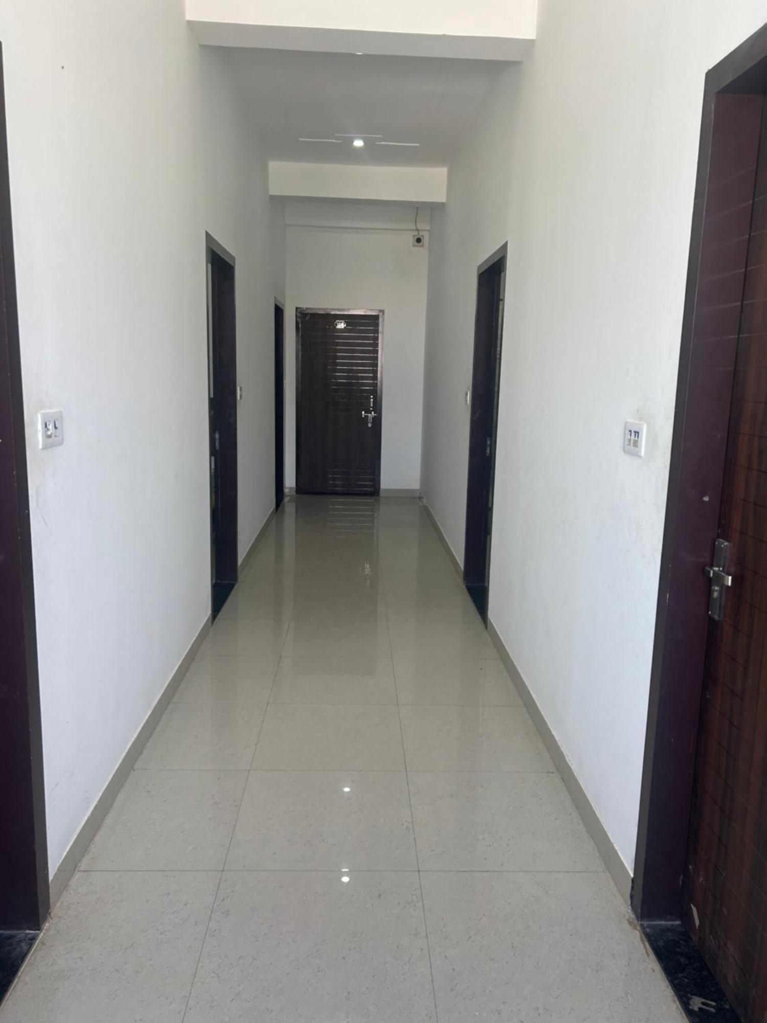 Shree Mahalok And Restaurant Hotel